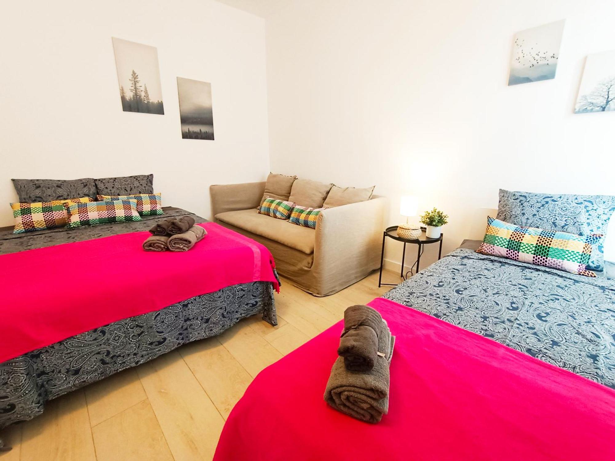 Private Rooms By Plaza Universidad Barcelona Exterior foto